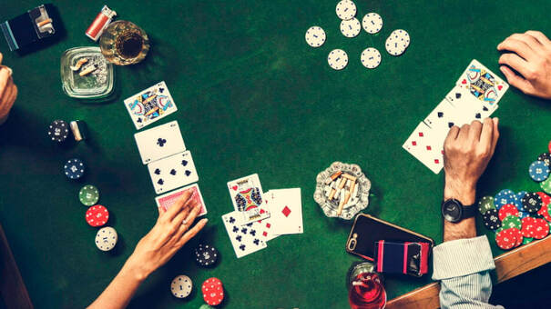 bao gồm blackjack, baccarat , cờ bạc thể thao, poker, v.v., anh ta thường thắng;