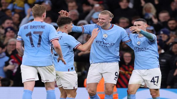 Hiện tại, Manchester City đang nỗ lực thuận lợi những tài năng đẳng cấp để nâng cấp đội hình của họ. Manchester City tiếp tục thể hiện sự quan tâm đối với một số cầu thủ xuất sắc nhất hiện nay và đã theo dõi một ngôi sao tại Bayern Munich, đó chính là Joshua Kimmich – một cầu thủ mà FC Barcelona cũng đang rất muốn chiêu mộ. 